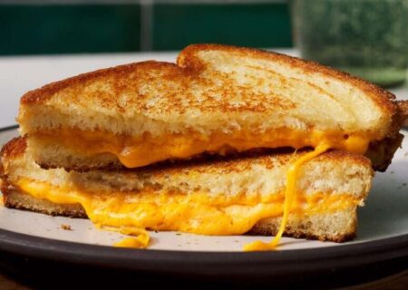 AR-238891-Grilled-Cheese-Sandwich-beauty-4x3-362f705972e64a948b7ec547f7b2a831
